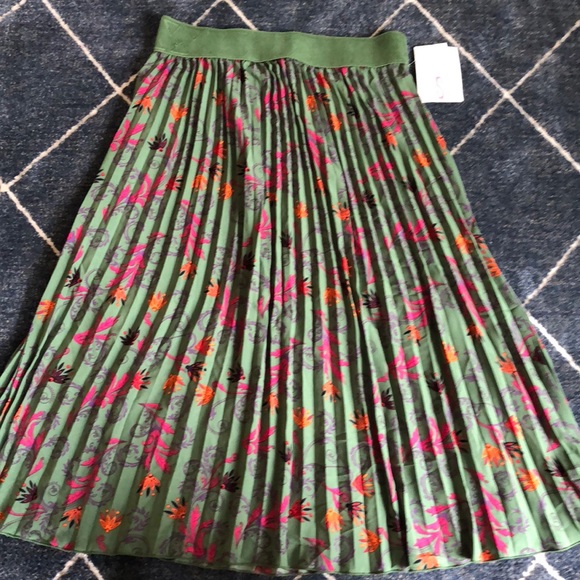 LuLaRoe Dresses & Skirts - LuLaRoe Jill Skirt